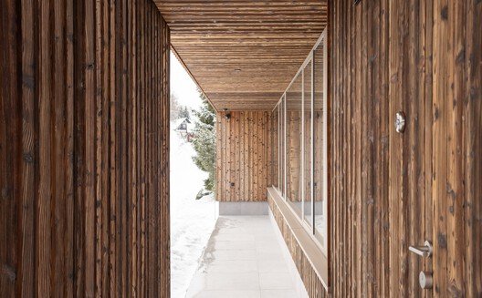 Vadi Üstü Kulübe: Mirasın ve Doğanın Kalbinde Üç Nesil Mimarlık