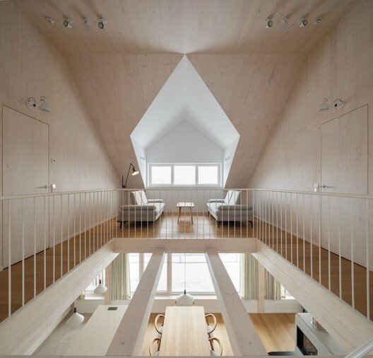 Vadi Üstü Kulübe: Mirasın ve Doğanın Kalbinde Üç Nesil Mimarlık