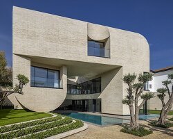 Matte Teabar: Asırlık Vietnam Villası Modern Bir Mimarinin Kucağında