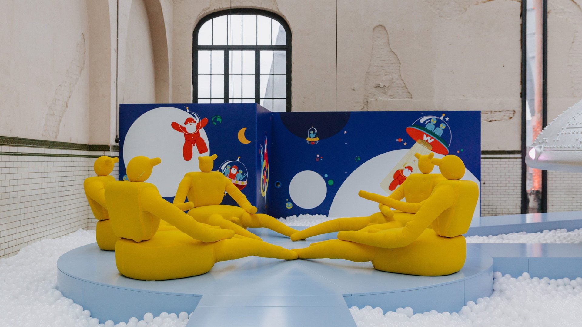 Van Beirendonck C-mine&rsquo;da: Çocuklara Uzaylı Bir Oyun Evreni