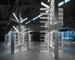 Yapay Zeka Sanatını Mekana Taşıyan Işıltılı Bir Deneyim