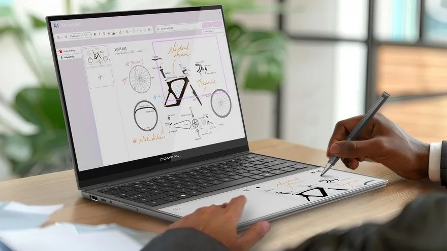 Yaratıcılığı Ateşleyen Avuç İçi Ekranlı Laptop Konsepti