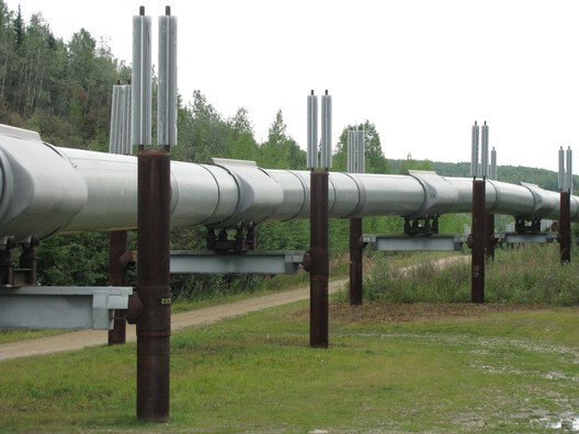 Petrolün Görünmez Mimarlığı: Şehirleri Şekillendiren Güç