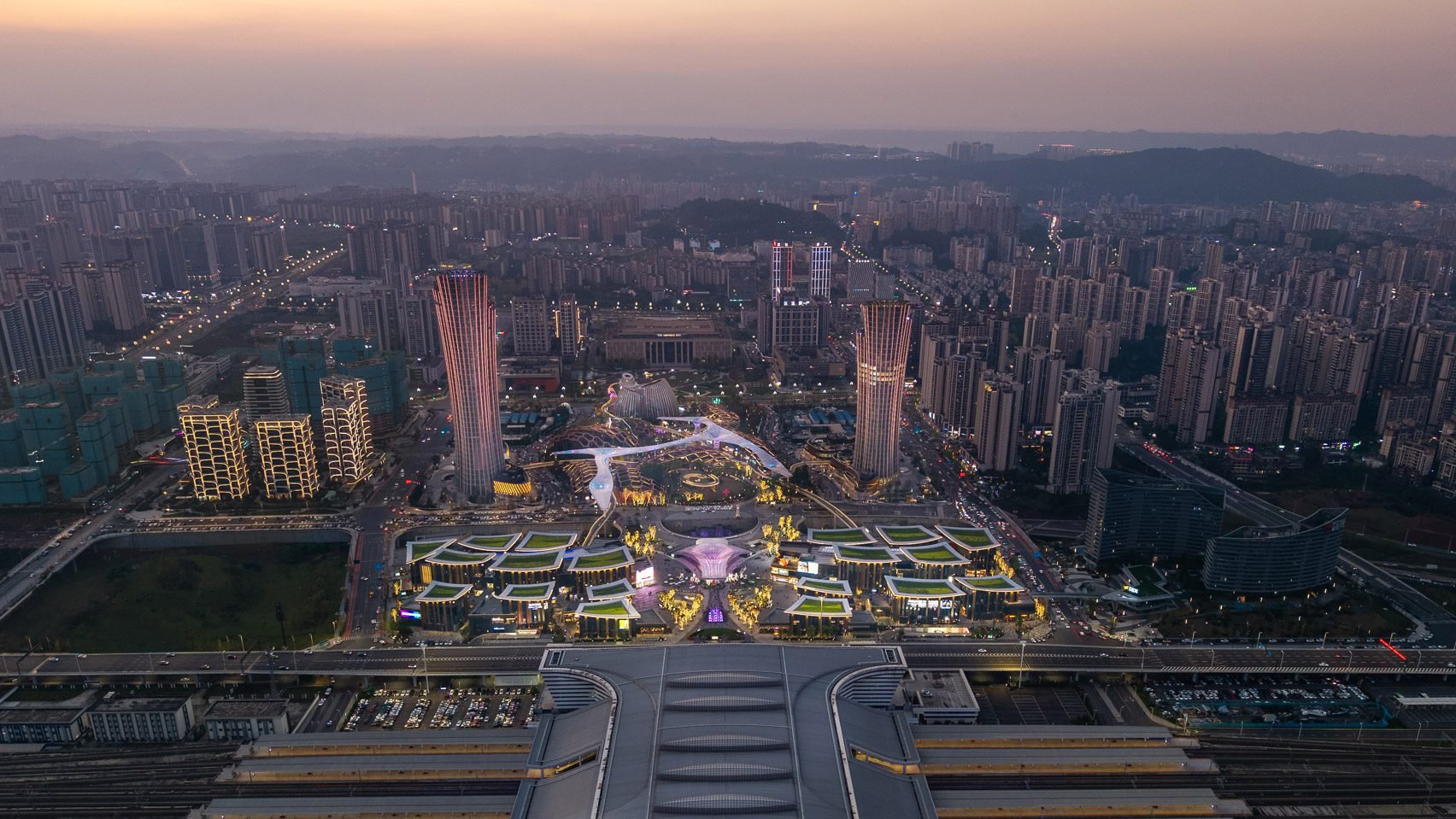 Assemble'ın Kent'e Şifa Dokunuşu: Doğadan İlham Alan Maggie's Merkezi