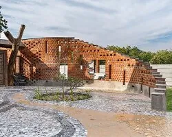 Yıkıntıdan Umuda: Zamanın Ruhunu Taşıyan Kentsel Şifa Merkezi