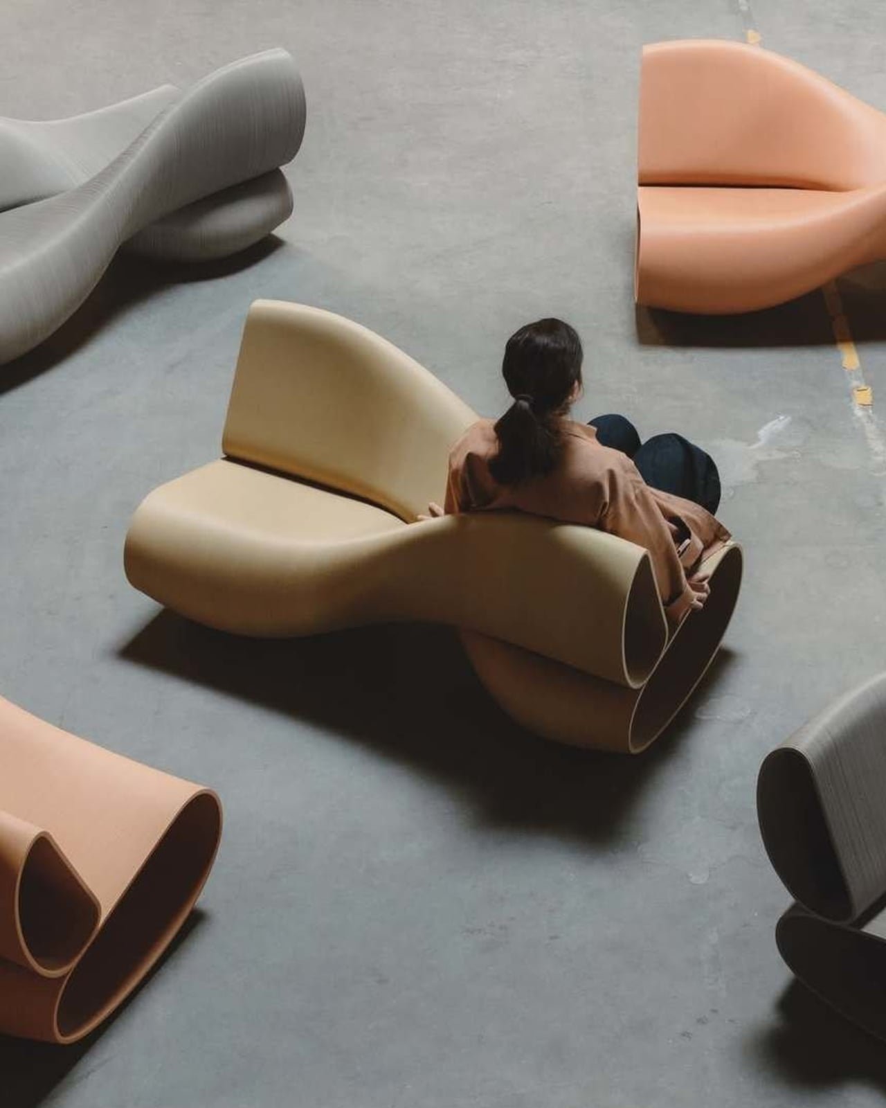 The New Raw'dan: 55 kg Atık Plastikle Yeniden Şekillenen Sallanma