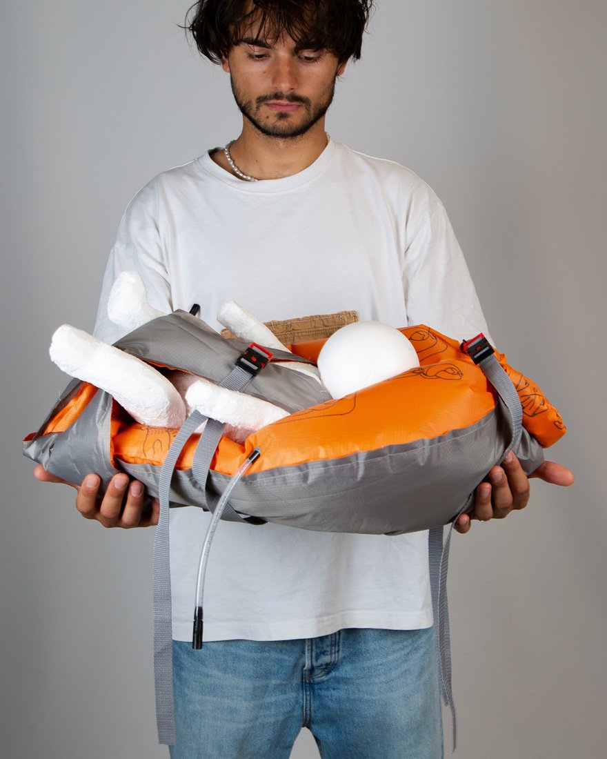 Afetlere Tasarımcı Eli: Eva Steinz'in Ödüllü Kurtarma Yeleği