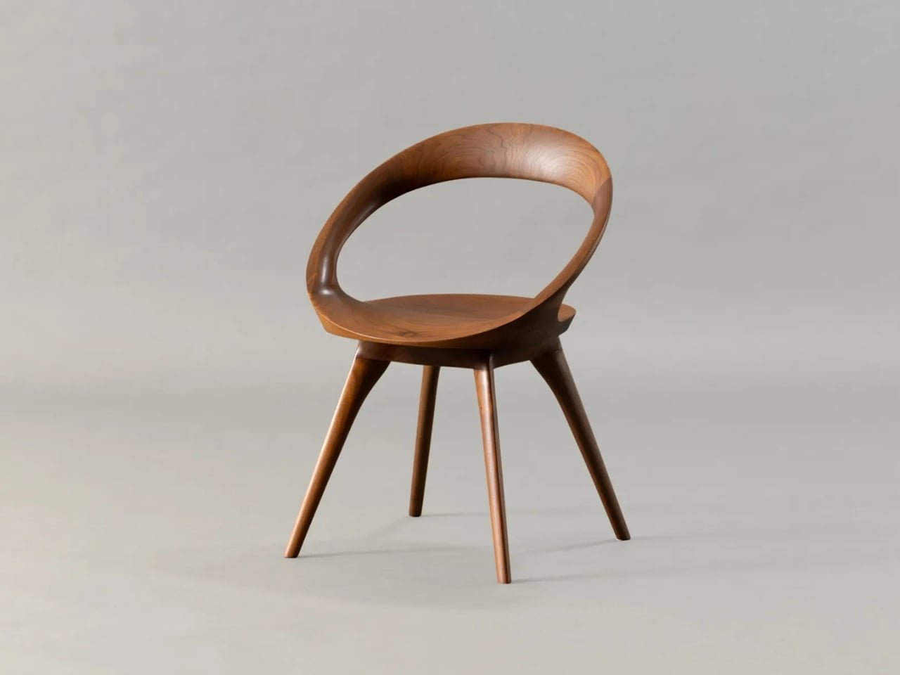 Anello Sandalye: Zamansız Tasarımda Üç Dönem Tek Parçada