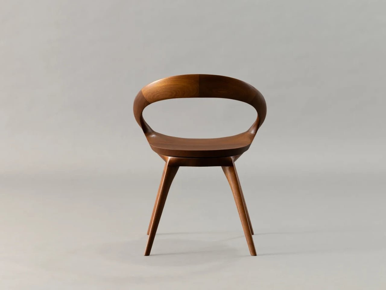 Anello Sandalye: Zamansız Tasarımda Üç Dönem Tek Parçada