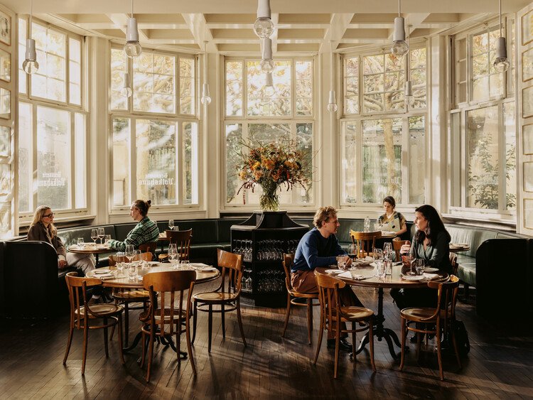Art Nouveau Diriliyor: Çağdaş Mekanlara Sanat ve Zanaat Dokunuşu
