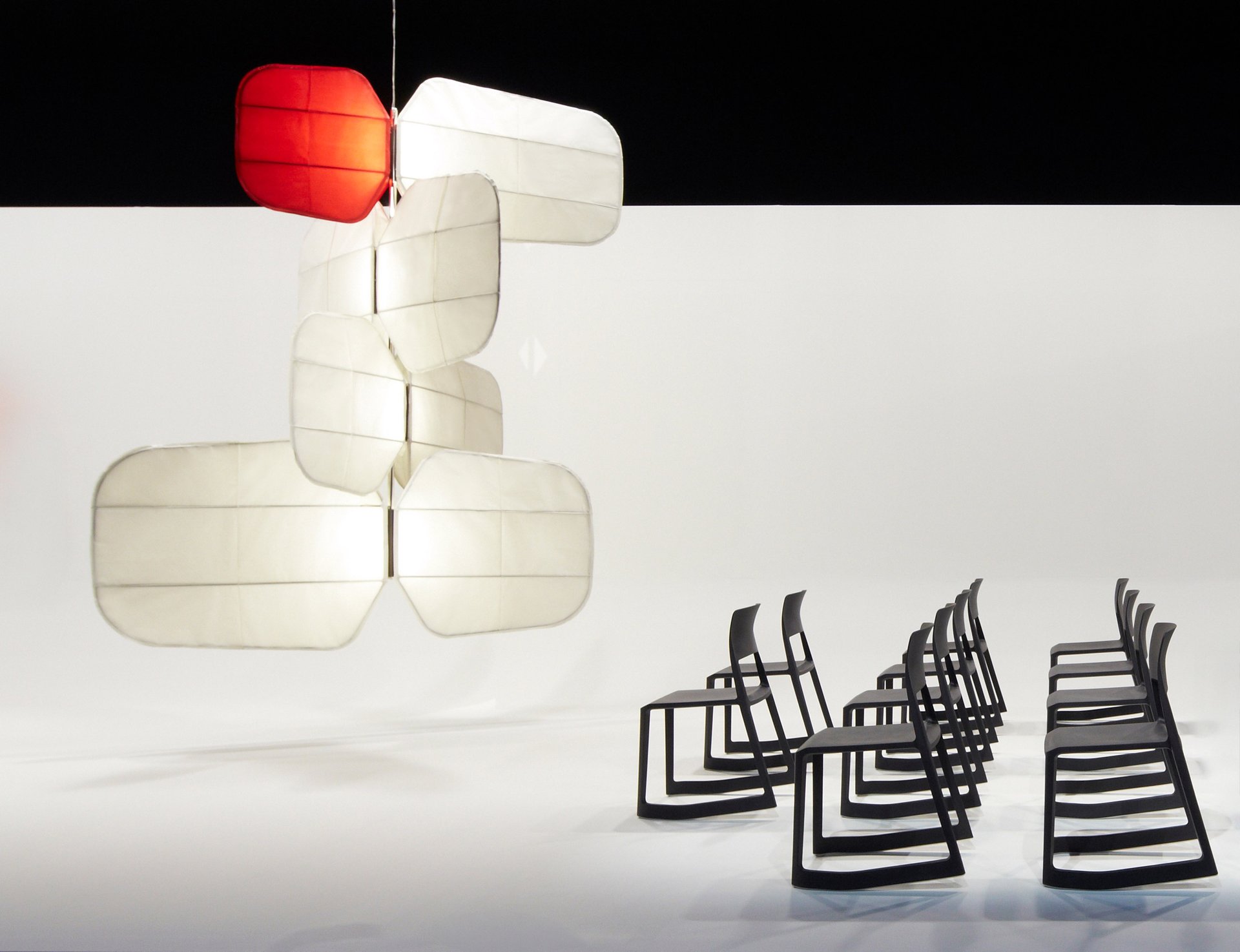 Barber ve Osgerby: Milano Triennale'de 30 Yıllık Tasarım Zirvesi