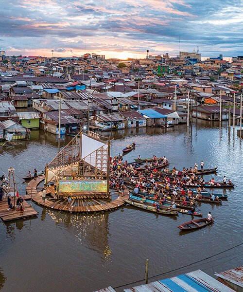 Belén&rsquo;de Sularla Dans Eden Sanat: Espacio Común&rsquo;un Yüzen Sahnesi