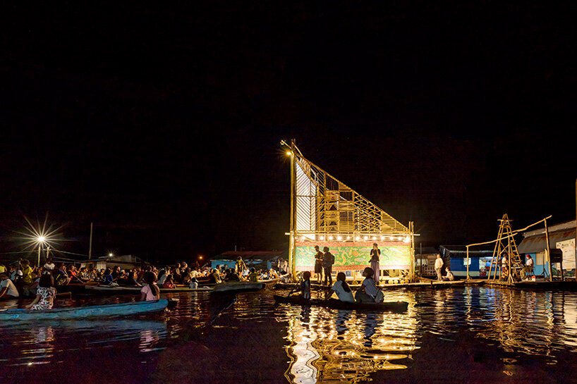 Belén'de Sularla Dans Eden Sanat: Espacio Común'un Yüzen Sahnesi