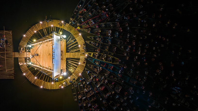 Belén'de Sularla Dans Eden Sanat: Espacio Común'un Yüzen Sahnesi