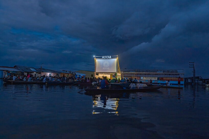 Belén'de Sularla Dans Eden Sanat: Espacio Común'un Yüzen Sahnesi
