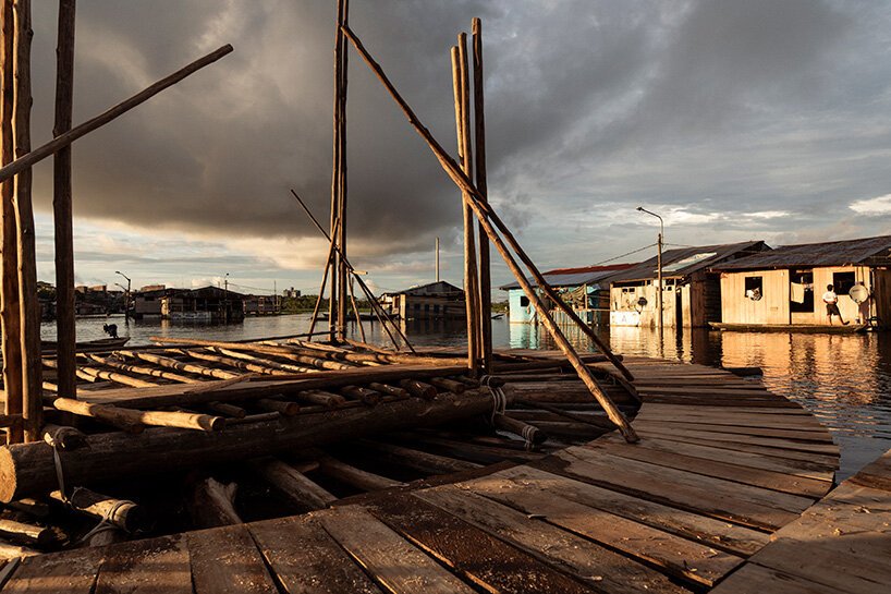 Belén'de Sularla Dans Eden Sanat: Espacio Común'un Yüzen Sahnesi