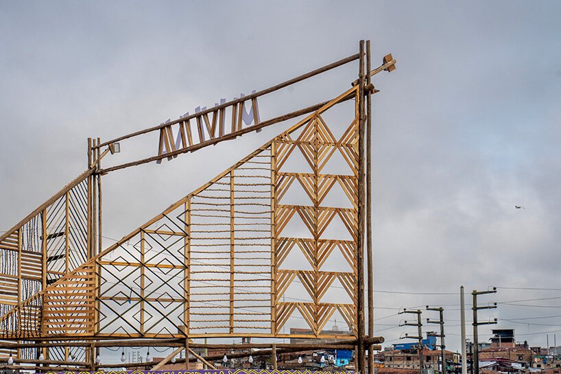 Belén'de Sularla Dans Eden Sanat: Espacio Común'un Yüzen Sahnesi