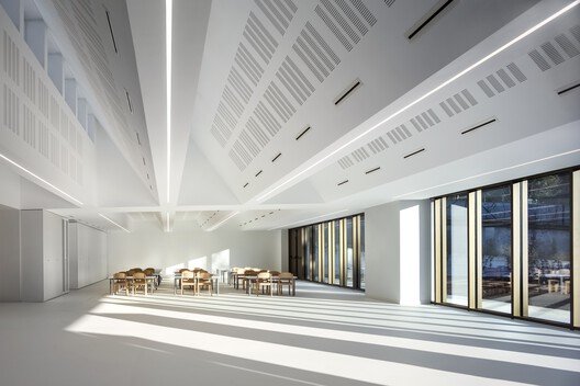 C+S Architects: Okullar, Toplumun Can Damarı Olan Piazza'lara Dönüşüyor