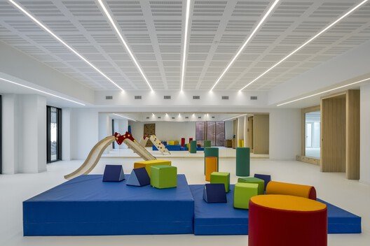 C+S Architects: Okullar, Toplumun Can Damarı Olan Piazza'lara Dönüşüyor