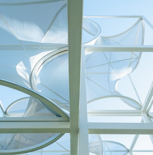 Curly Cube: Şanghay'ın Kamusal Yaşamına Yön Veren Modüler Sanat