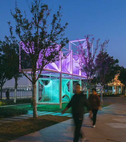 Curly Cube: Şanghay'ın Kamusal Yaşamına Yön Veren Modüler Sanat