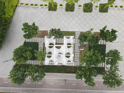 Curly Cube: Şanghay'ın Kamusal Yaşamına Yön Veren Modüler Sanat