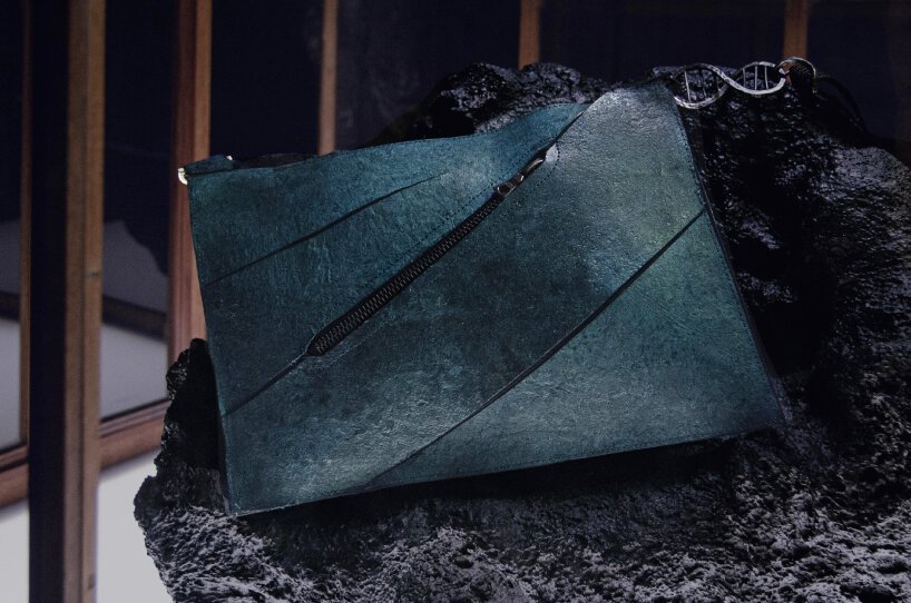 Lab Ürünü T-Rex Derisi Çanta: Dinozor DNA'sından Lüks Moda