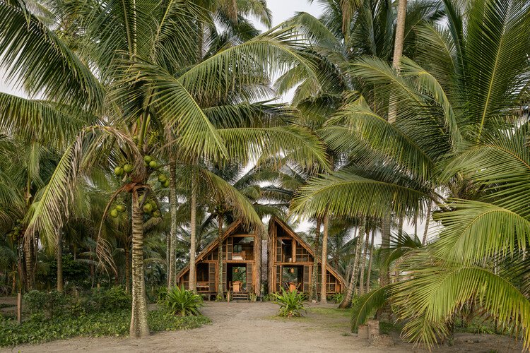 Kosta Rika: Geri Dönüşen Plastikle Şekillenen Tropikal Rüyalar Evi