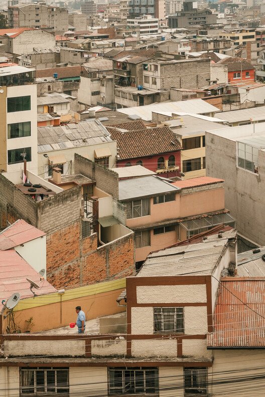 Ekvador Mimarisi: Kadim Gelenekler ve Modern Çözümlerin Dansı