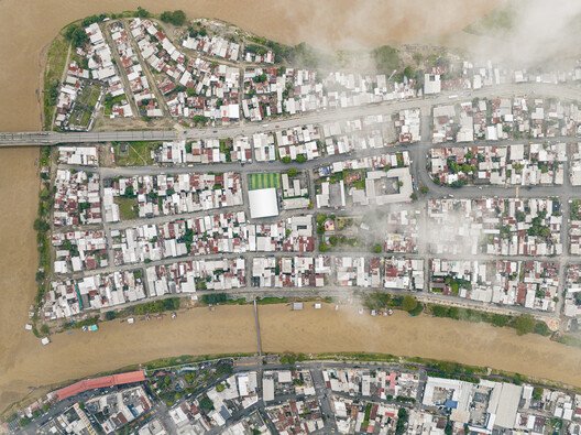 Ekvador Mimarisi: Kadim Gelenekler ve Modern Çözümlerin Dansı