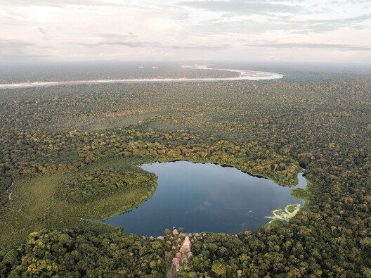 Ekvador Mimarisi: Kadim Gelenekler ve Modern Çözümlerin Dansı