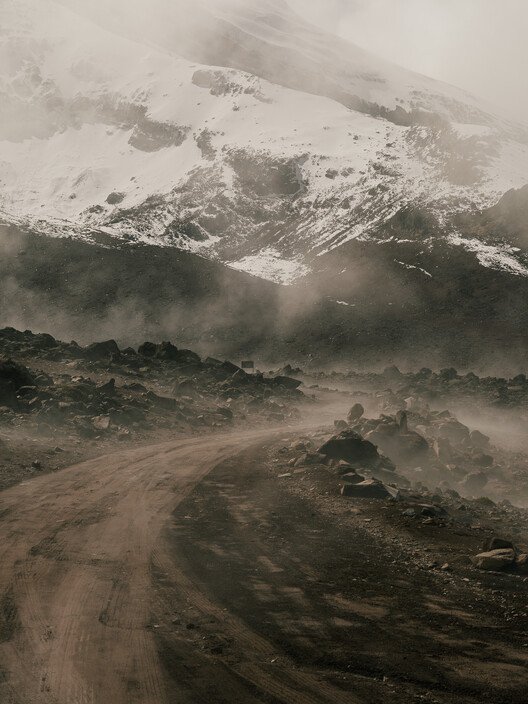 Ekvador Mimarisi: Kadim Gelenekler ve Modern Çözümlerin Dansı