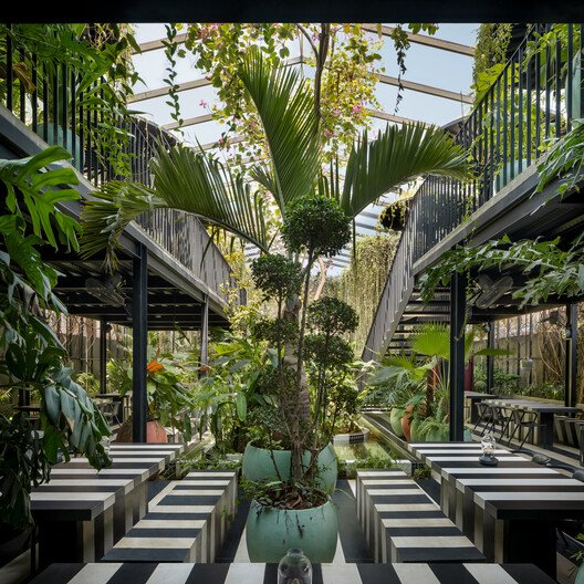 Sanayinin Kalbinde Bir Vaha: M9 Design'dan Sunrise Garden Restoran