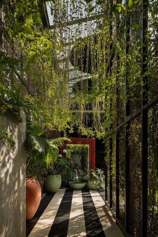 Sanayinin Kalbinde Bir Vaha: M9 Design'dan Sunrise Garden Restoran