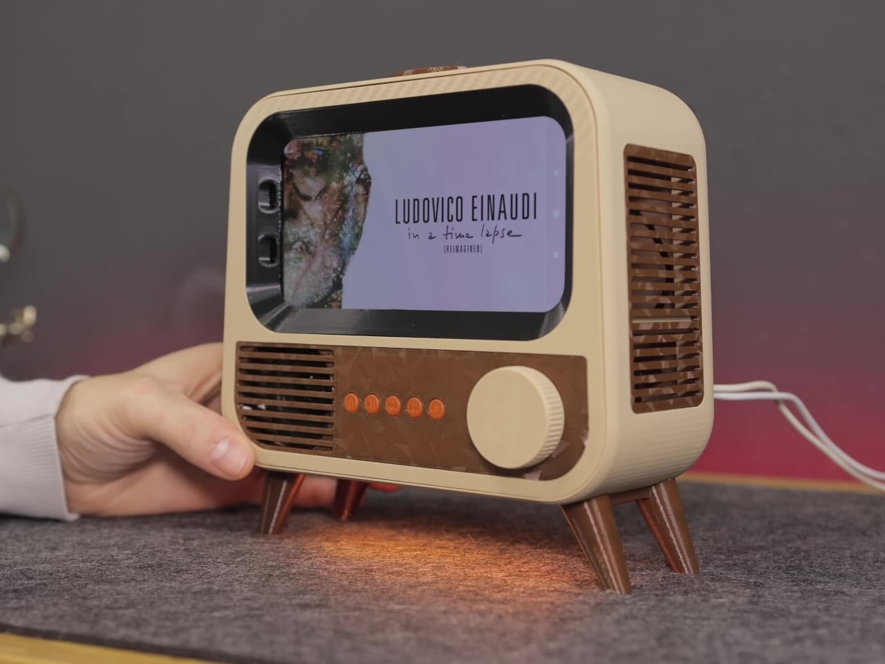 Eski Xiaomi Telefon, Retro TV Olup Gemini AI ile Akıllandı