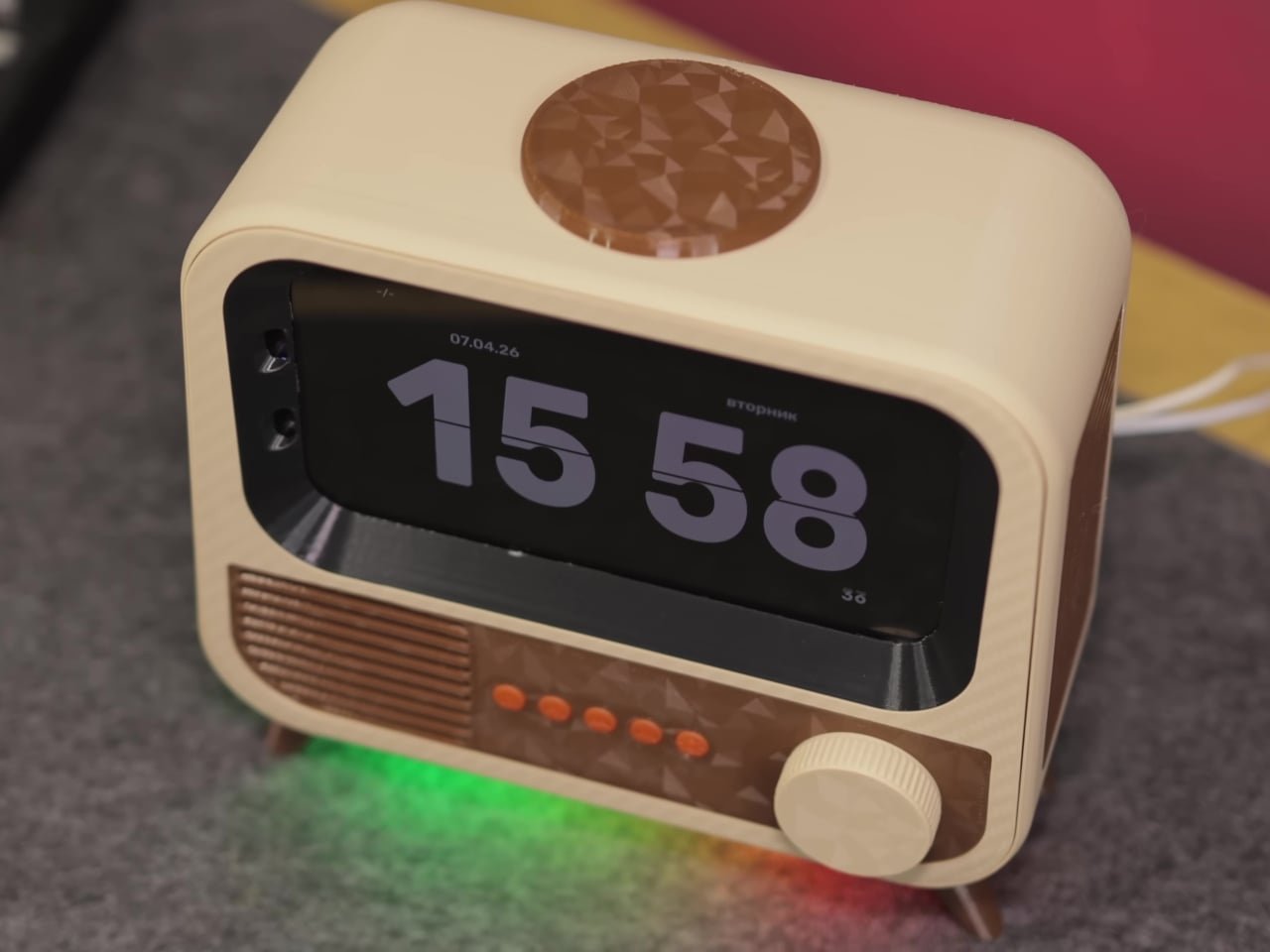 Eski Xiaomi Telefon, Retro TV Olup Gemini AI ile Akıllandı