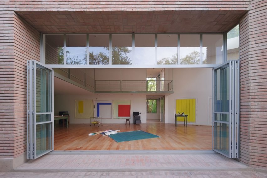 Esteras Perrote: Arjantin Ormanının Kalbinde Işık Dolu Atölye