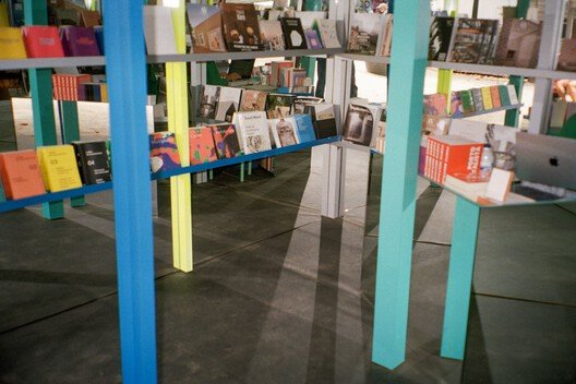 Sınırları Zorlayan Renkler: Fala'dan Bütçe Dostu Fuar Standı Devrimi