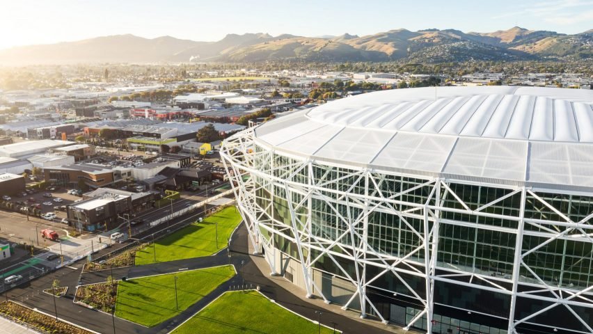 Fallingwater'ın Efsanevi Dönüşü, Milano Tasarım Rüzgarı Başladı