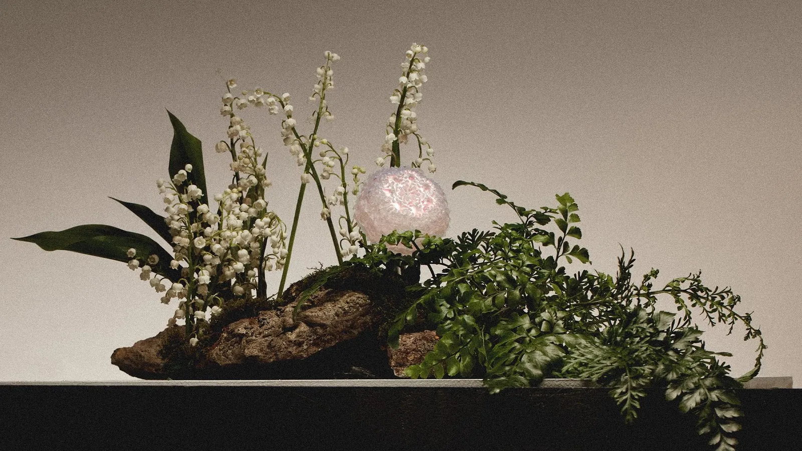 Faux Flora: Kirliliğin Çaldığı Çiçek Kokularını Arılara İade Eden Tasarım