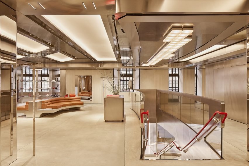 Ferrari Londra: Kırmızı Mirasın Moda ve Tasarım Buluşması