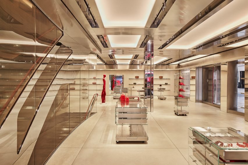 Ferrari Londra: Kırmızı Mirasın Moda ve Tasarım Buluşması