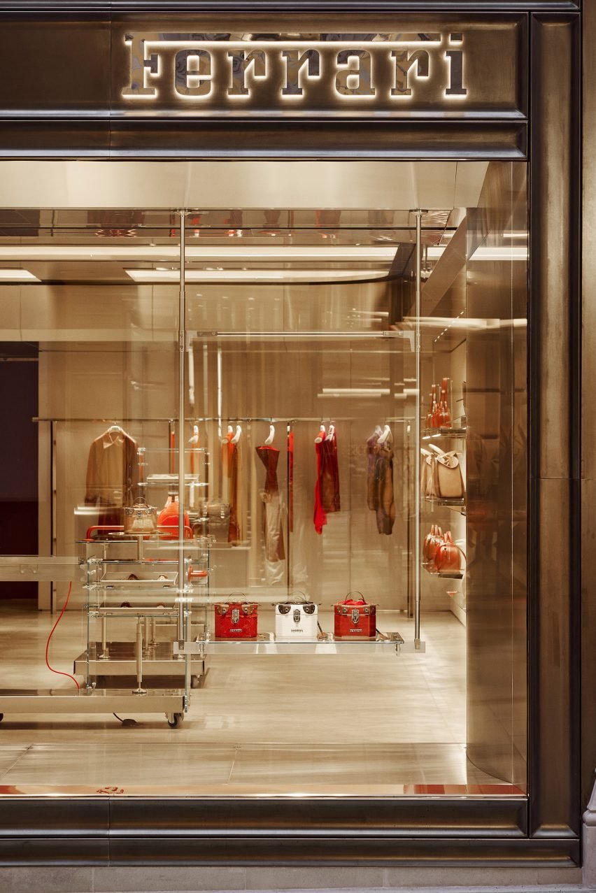 Ferrari Londra: Kırmızı Mirasın Moda ve Tasarım Buluşması