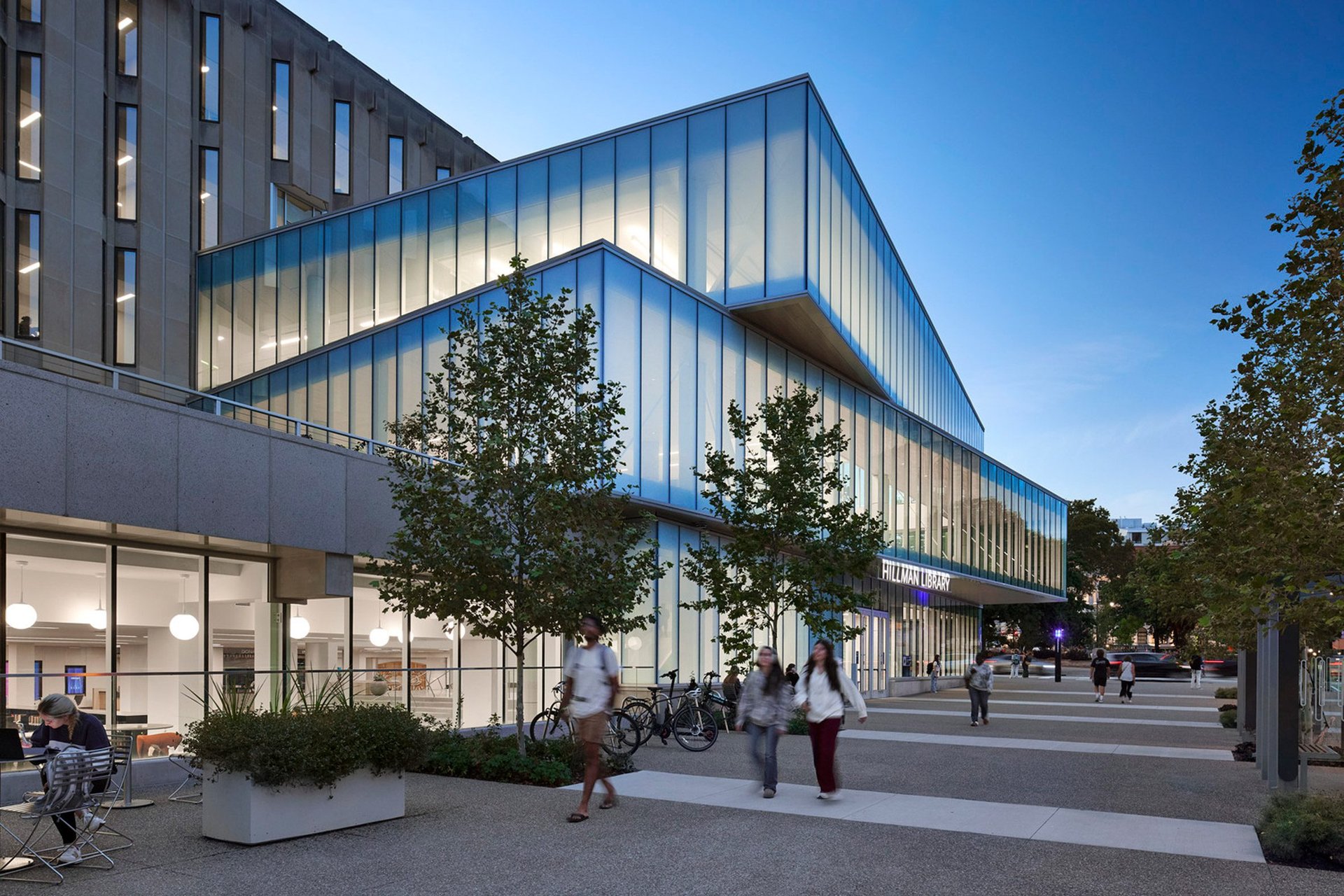 Hillman Kütüphanesi: Brutalist Mirastan Modern Işığa Doğuş