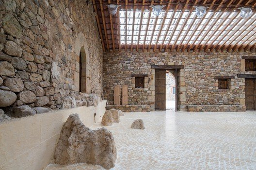 Çini Gökyüzü Pavyonu: Geleneksel Dokunuşla Modern Bir Işık Şöleni