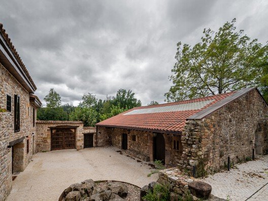 Çini Gökyüzü Pavyonu: Geleneksel Dokunuşla Modern Bir Işık Şöleni