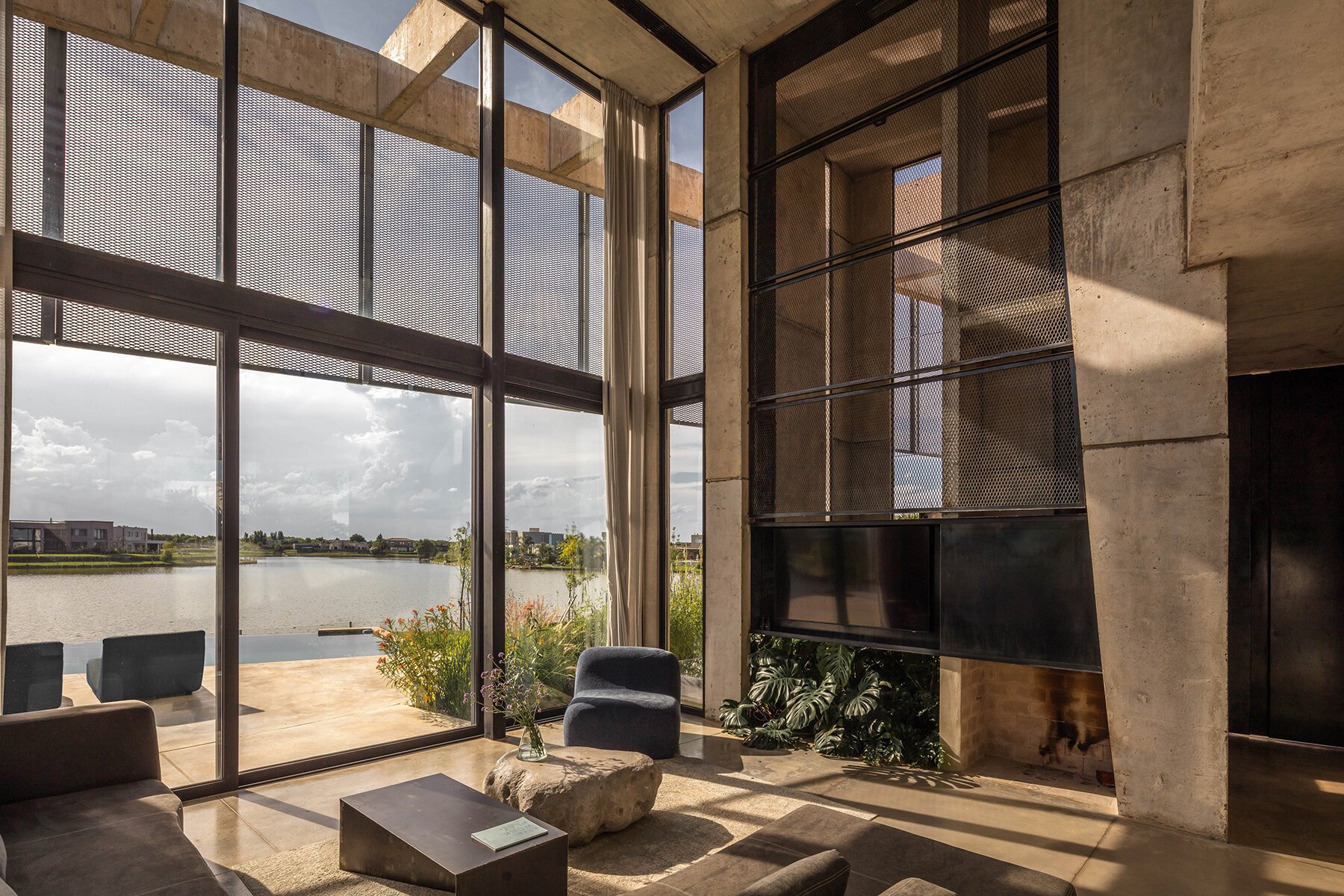 Grizzo Studio'dan Casa Lomadas: Arjantin'de Betonun Zarafeti