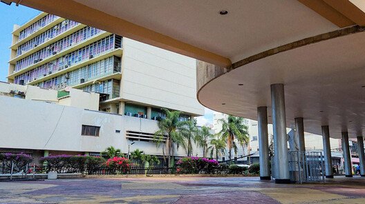 Hafiflik İlüzyonu: Şehirde Boşluk Yaratmanın Dönüştürücü Gücü