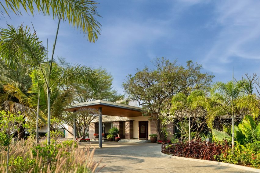 Hindistan’da Dört Topraktan Doğan Ev: Sıkıştırılmış Toprağın Şaheseri