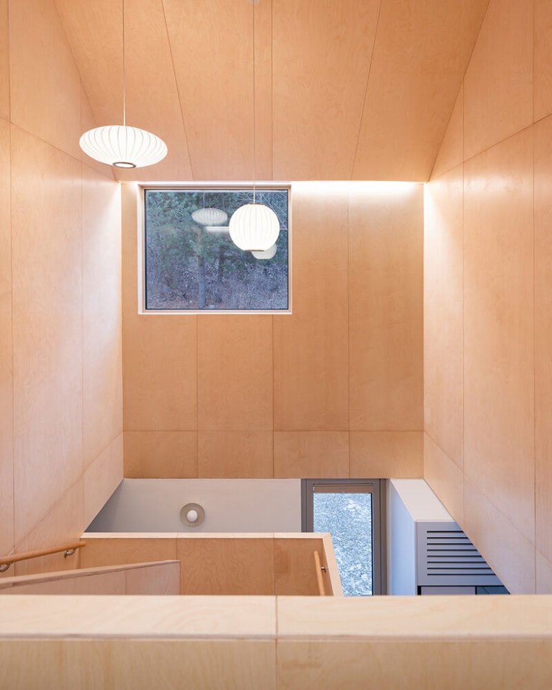 Hoengseong'da Sakin Yaşam: Ahşap Kütlelerin Doğayla Dansı